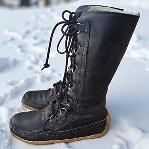 Vintage Huron Moc Enr Black leather lace up women's winter moccasins boots